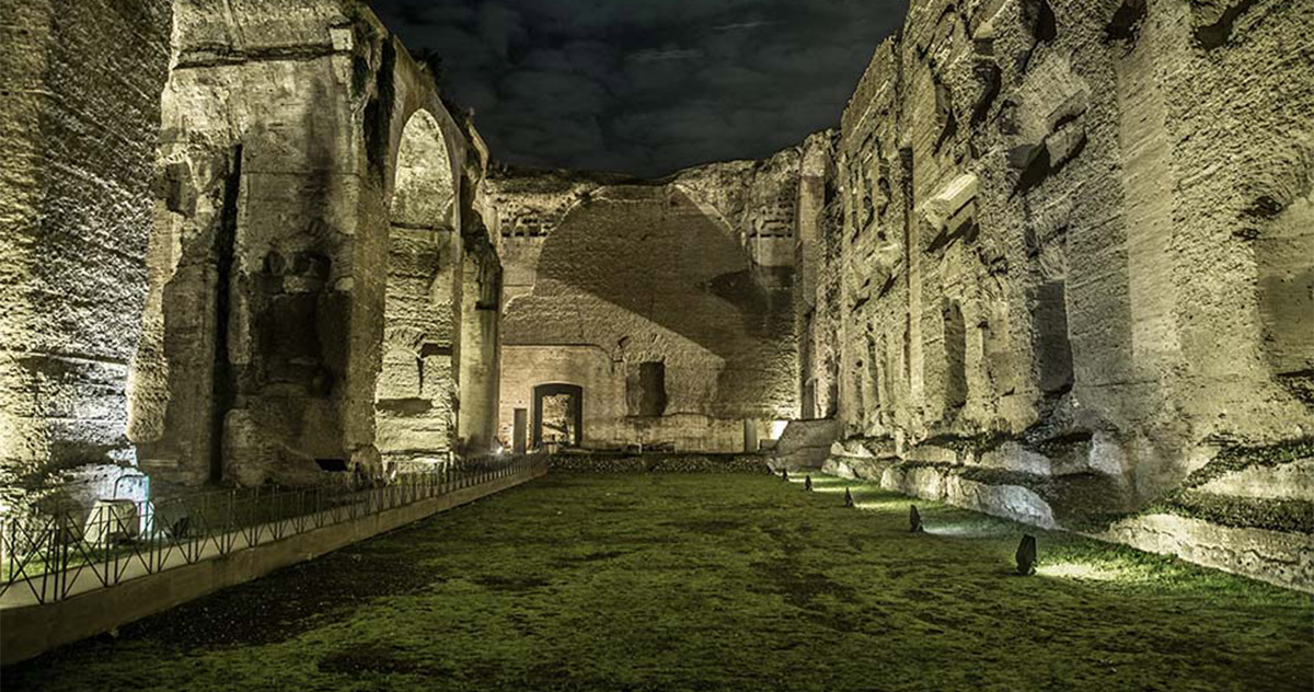 Terme di Caracalla. Notturni d’estate. Soprintendenza Speciale di Roma. Foto di Enzo Giovinazzo.